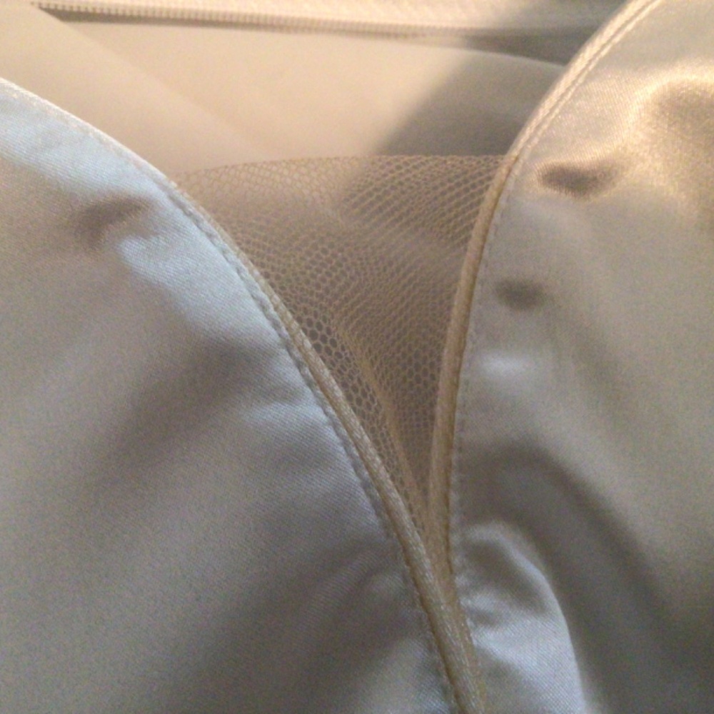 Jenny Yoo Wedding Gown NWT- Ivory Satin Size 6 - Picture 7 of 16